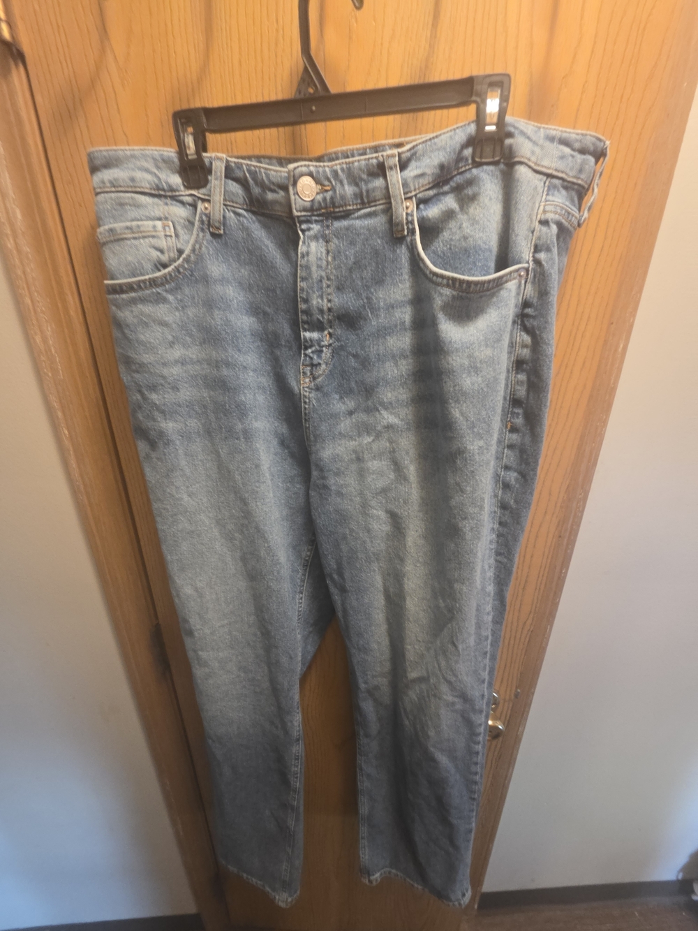 Torrid 18T Classic Light Wash Straight Leg Jeans NWT